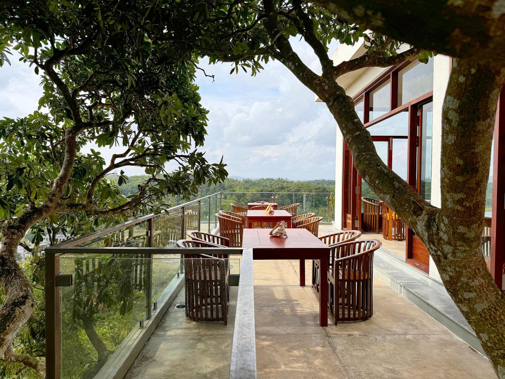 Coastline Mirissa Boutique Hotel And Spa Екстер'єр фото