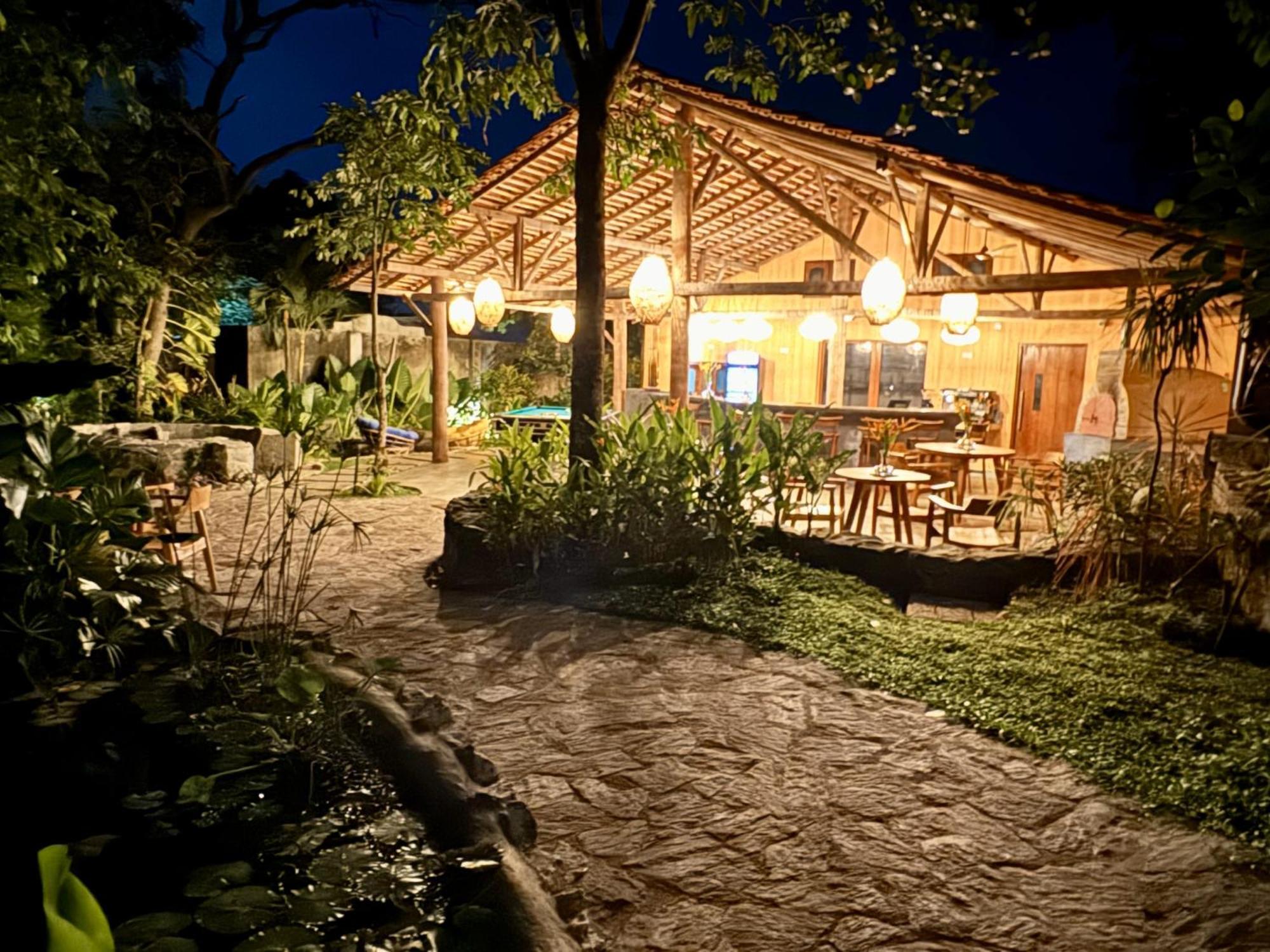 Coastline Mirissa Boutique Hotel And Spa Екстер'єр фото